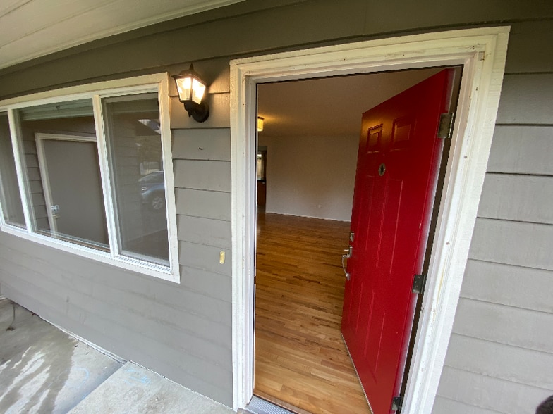 Building Photo - 10375 SW Johnson St