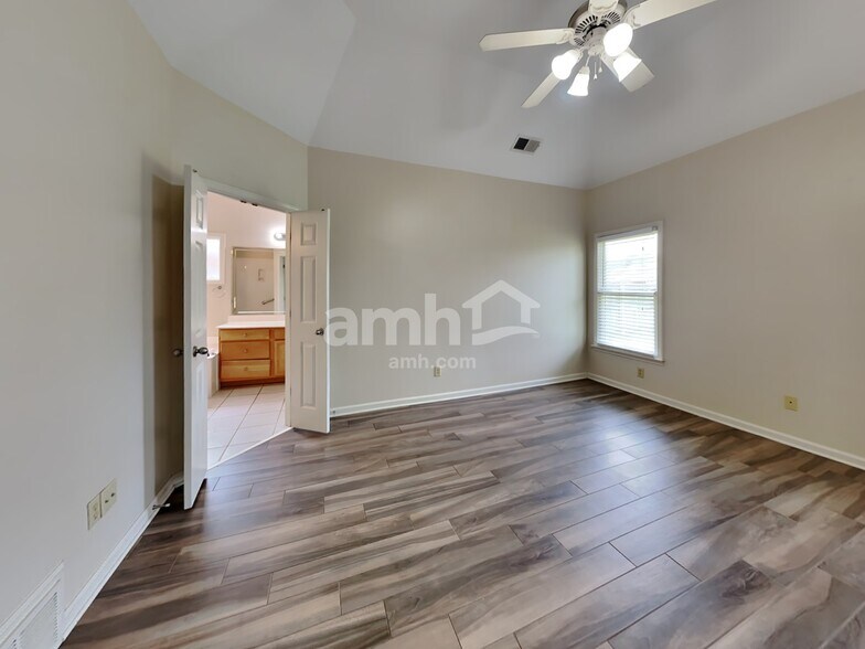 Building Photo - 1641 Kings Pond Cv