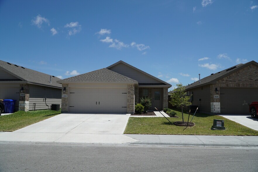 Building Photo - 7626 Rustler Ln