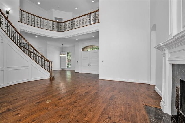 Building Photo - 3000 Vinson Ln