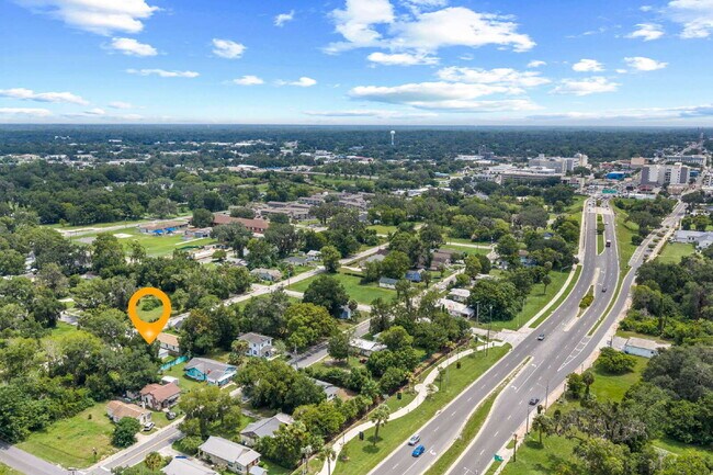 Building Photo - Charming 3BR 2BA near downtown Ocala!