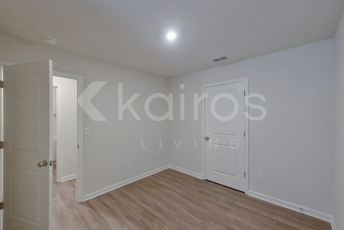 Building Photo - 528 Ivy Brook Way