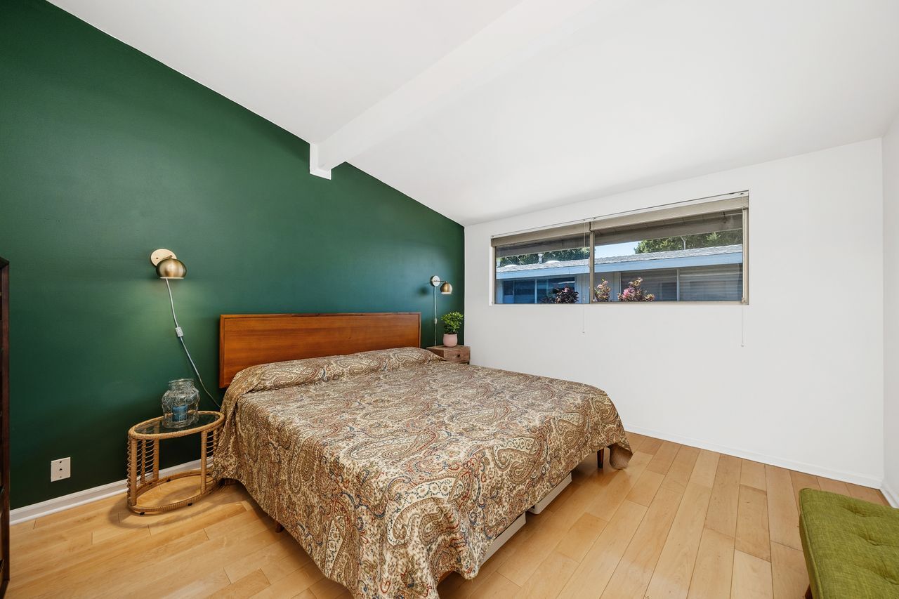 Primary Bedroom - 4040 Grand View Blvd