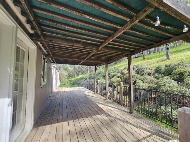 Building Photo - 10513 Katy Ln