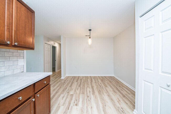 Building Photo - 1101 Scheidel Ct