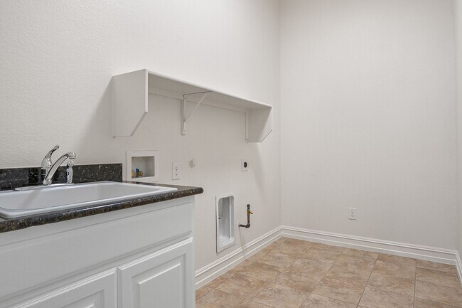 Building Photo - Luxe Living in Trophy Club – 4-Bedroom Haven!