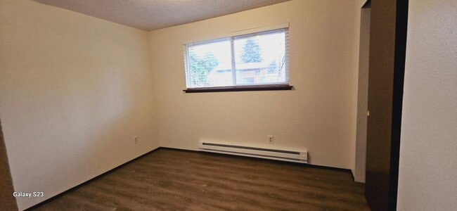 Building Photo - Puyallup 2bed/1.5 bath Duplex