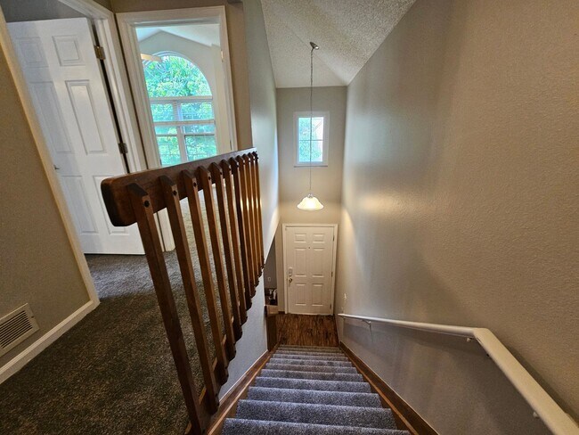 Building Photo - Aurora Highlands 3 Bed 2 1/2 Bath House w/...