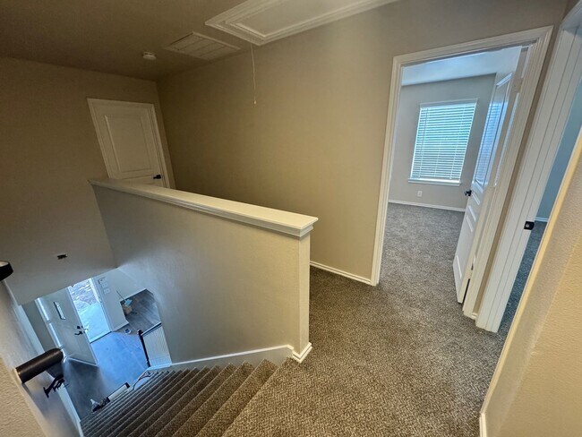 Building Photo - Move-In Ready Family Home in North San Antonio