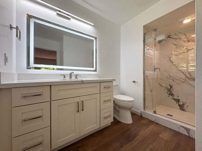 Building Photo - Stunning 4-Bedroom Home with Pool, Solar P...