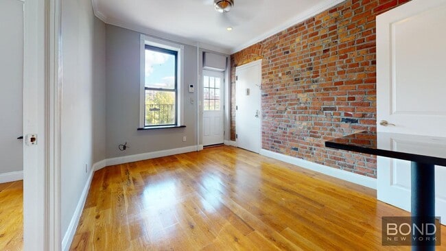 Building Photo - 179 Essex St