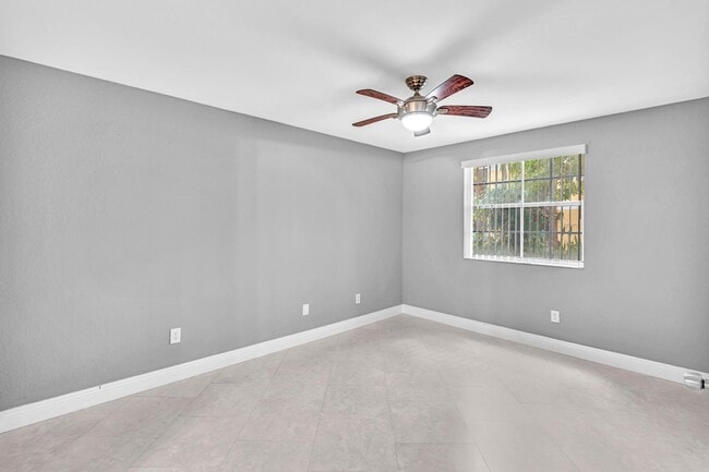 Building Photo - 2881 N Oakland Forest Dr