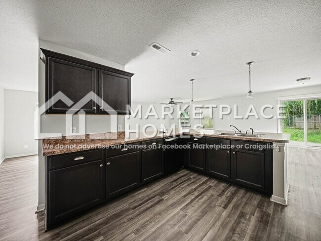 Building Photo - 201 Sedgewick Dr