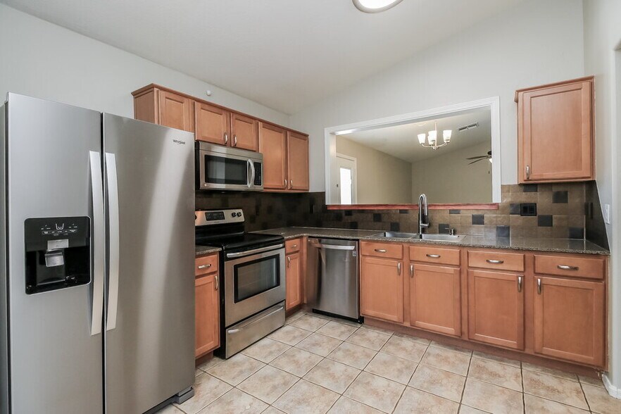 Building Photo - 67 E Nolana Pl