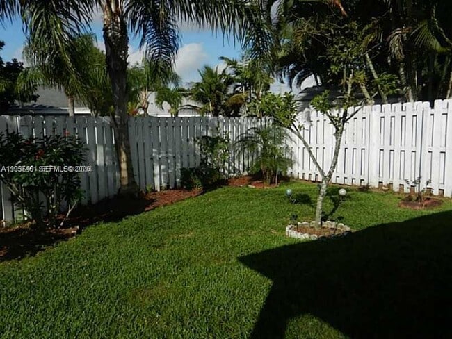 Building Photo - 1091 SW 110th Terrace