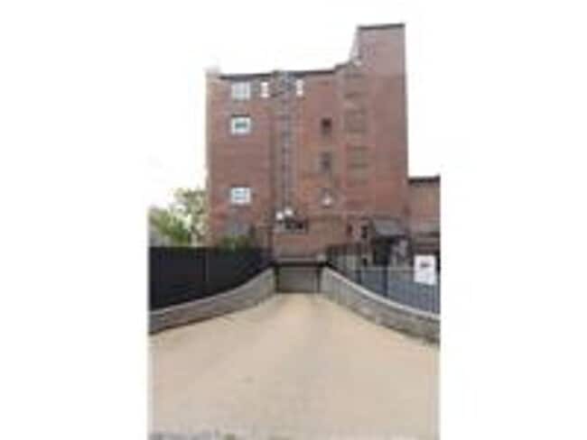 Building Photo - 4901 Washington Boulevard 4B