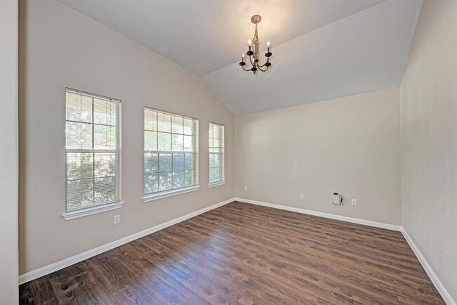 Building Photo - 18613 White Water Cove