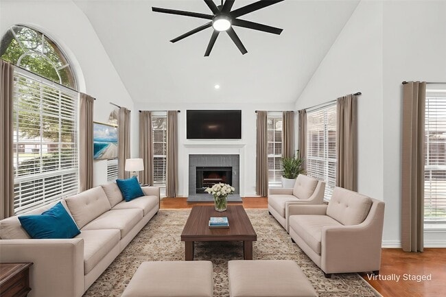 Building Photo - 4709 Thorntree Dr