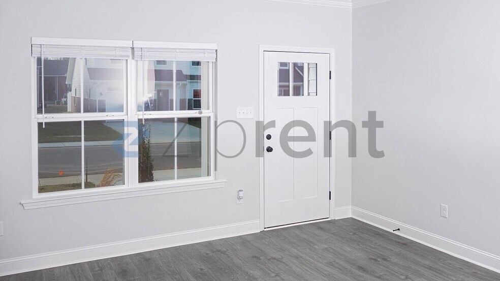 Building Photo - 532 Rohan Dr