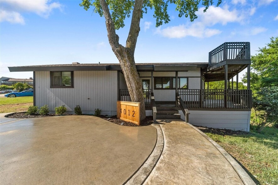 Building Photo - 4012 Tennis Club Rd