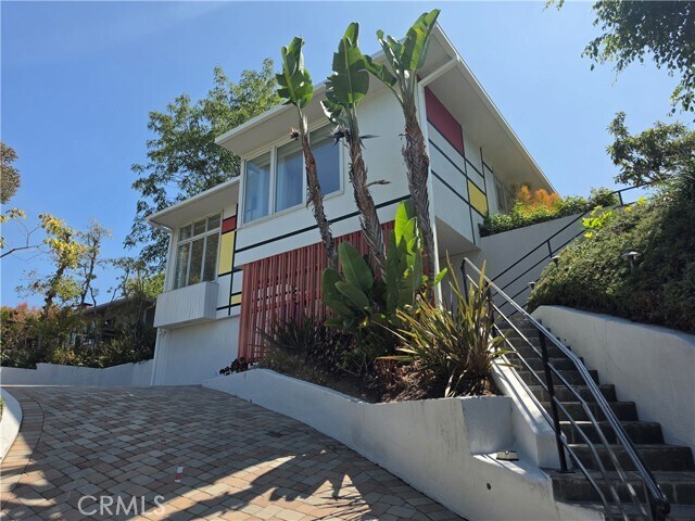 Building Photo - 310 S Thurston Ave