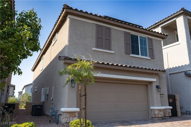 Building Photo - 10561 Sariah Skye Ave
