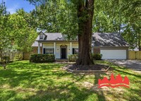 Building Photo - 2541 Surrey Wood Dr