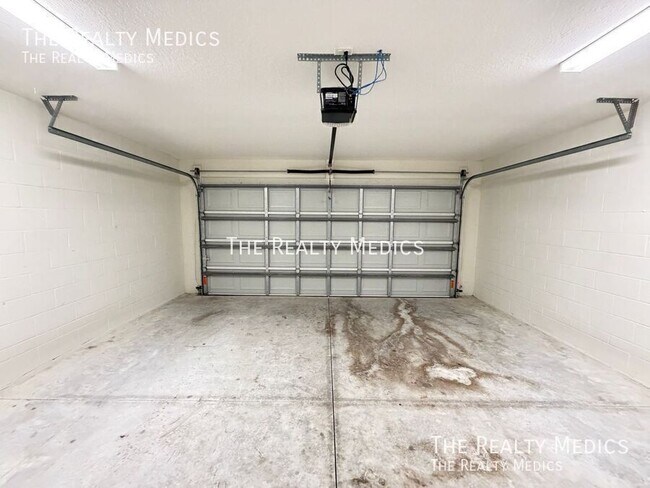 Building Photo - 15258 SW 43rd Avenue Rd