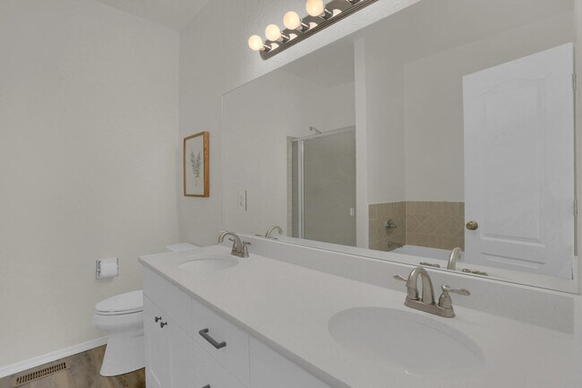 Five-piece Master Bathroom - 5512 Sonnet Hts