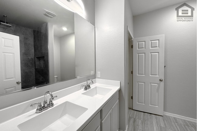 Building Photo - 5Bed/3Bath House at Northern Pkwy/El Mirage Rd! Ready for Immediate Move-In!