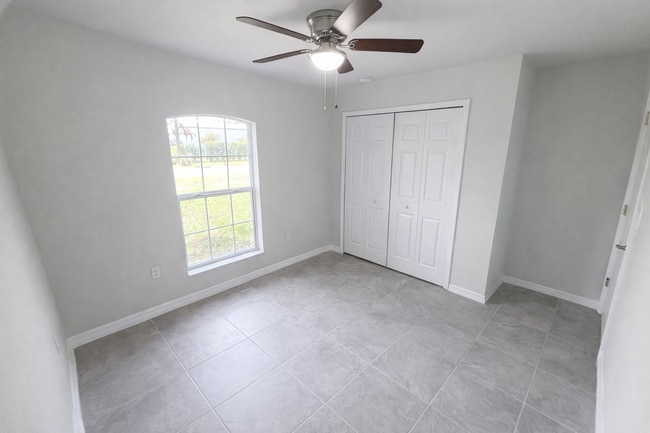 Building Photo - 3055 Morning Glory Dr