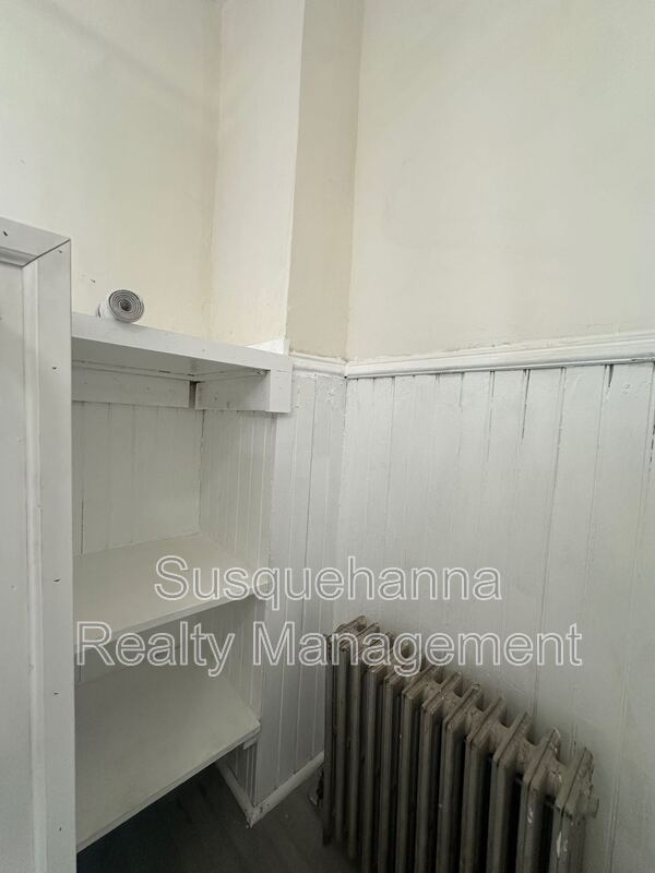 Building Photo - 2803 Canby St