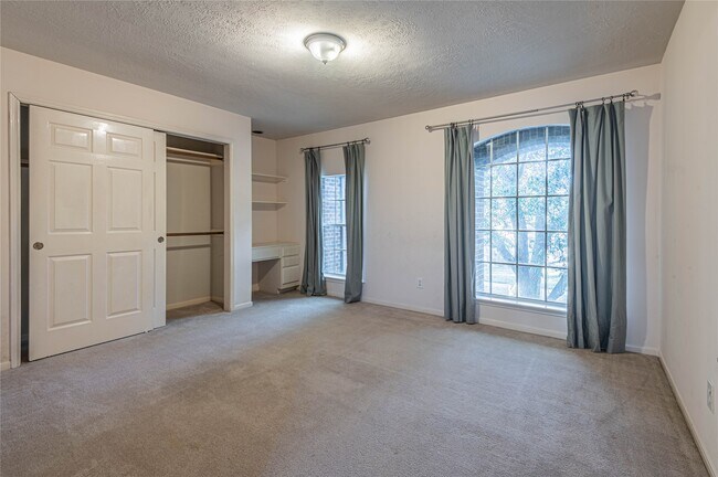 Building Photo - 3126 Waters Way Dr