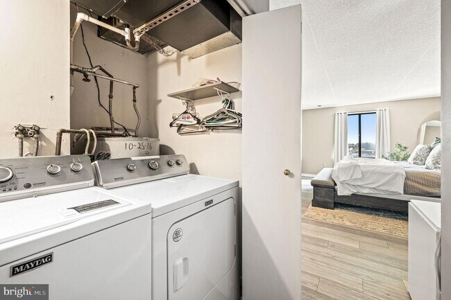 Building Photo - 11208 Valley Forge Cir