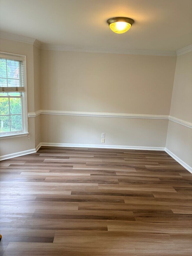 Building Photo - 4911 Brompton Ln