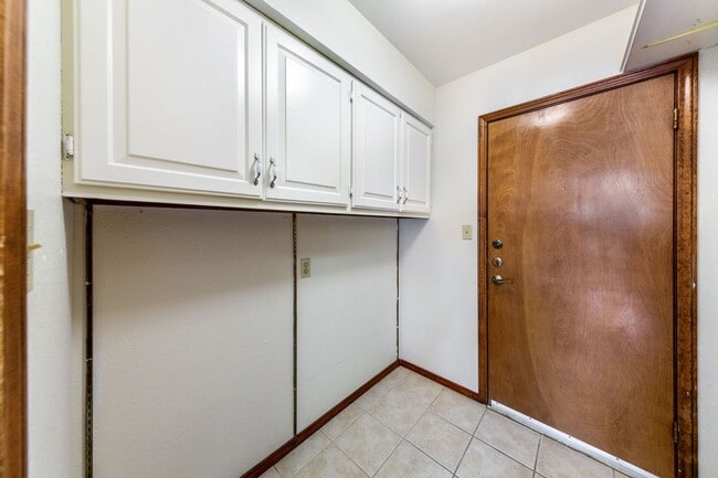 Building Photo - 57 Woodcreek Dr