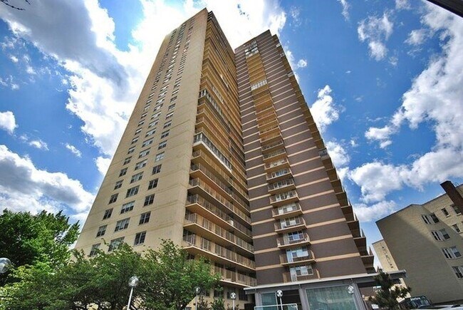 Building Photo - 6040 JFK Blvd E