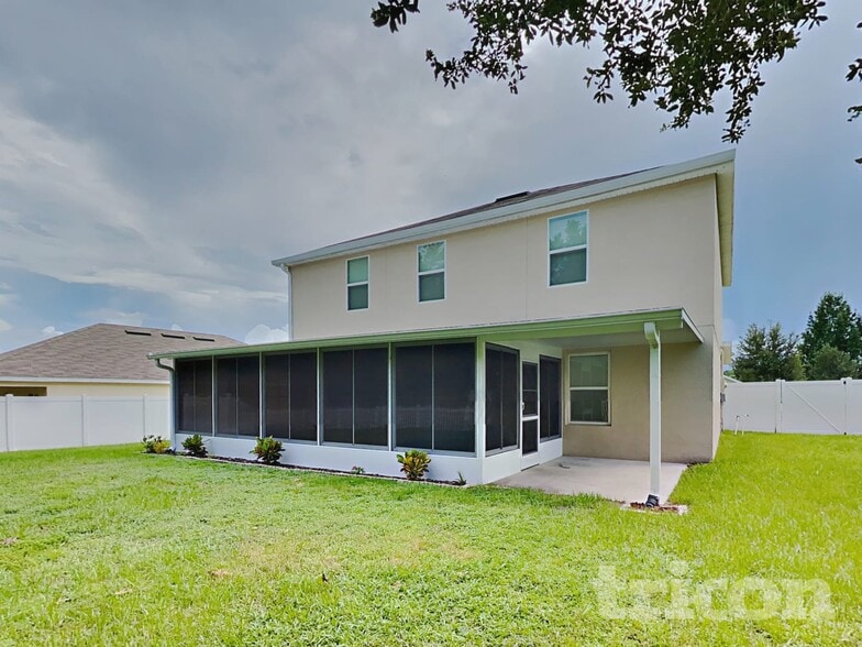 Building Photo - 3799 Crossline Dr