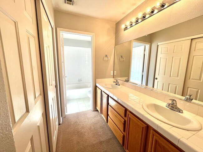 Building Photo - **$800 OFF MOVE IN BY 12/26/25**Spacious 3 Bedroom, 2.5 Bath Home with No HOA and Modern Finishes