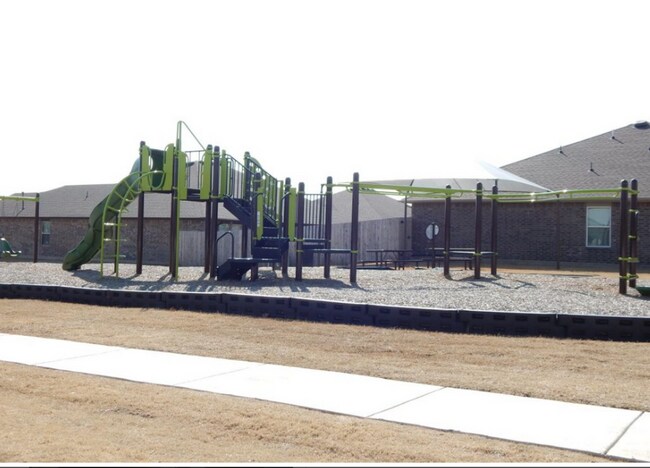 Building Photo - ?YUKON HOME MOVE IN SPECIAL! ?