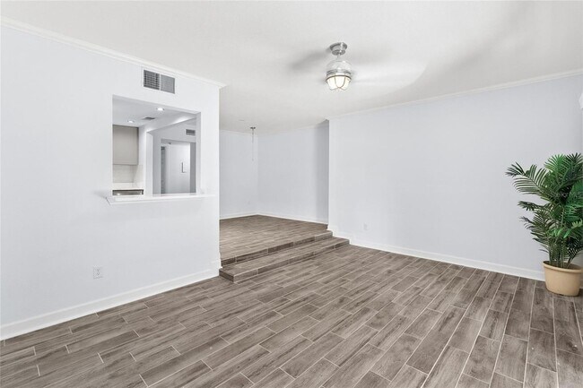 Building Photo - 505 Plaza Seville Ct