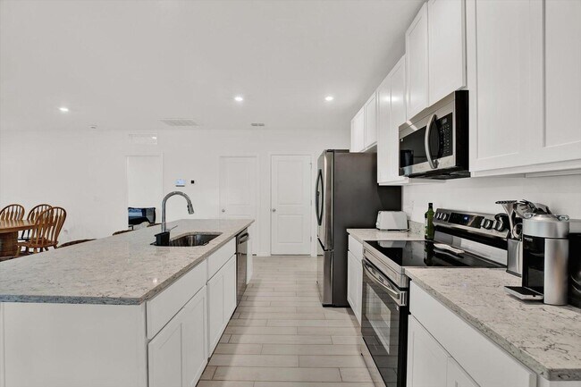 Building Photo - 18187 Macassar Rd