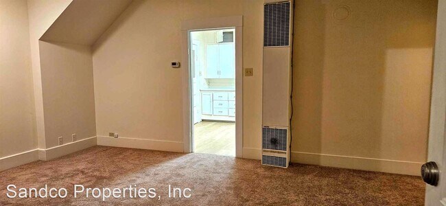Building Photo - 3 br, 1 bath House - 6437 S Puget Sound Ave