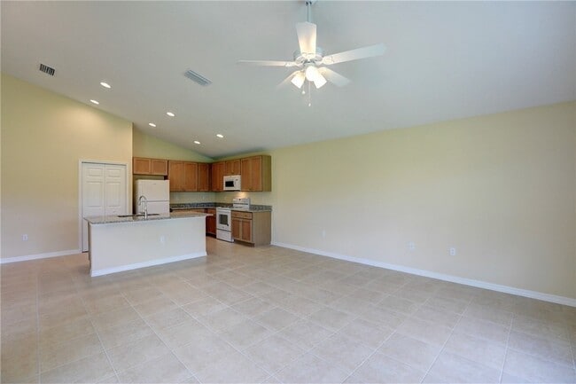 Building Photo - 8346 99th Ct