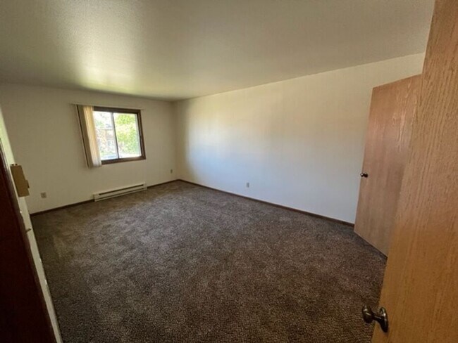 Building Photo - 6030 80th Pl