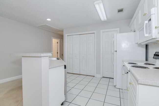 Building Photo - 275 Caldwell Cir