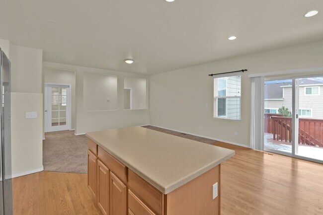 Building Photo - Ranch style home with 6 Bedrooms - 3 Bathrooms - 2 Car Garage - $2,650!