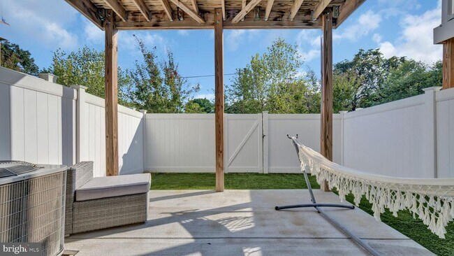 Building Photo - 7748 Venice Ln