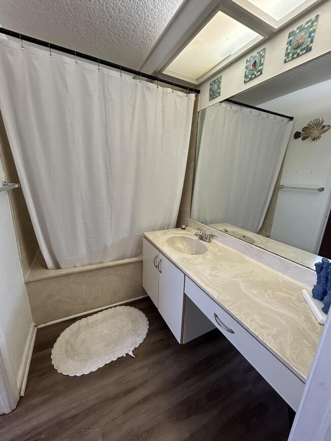 Building Photo - 1593 Hawthorne Pl