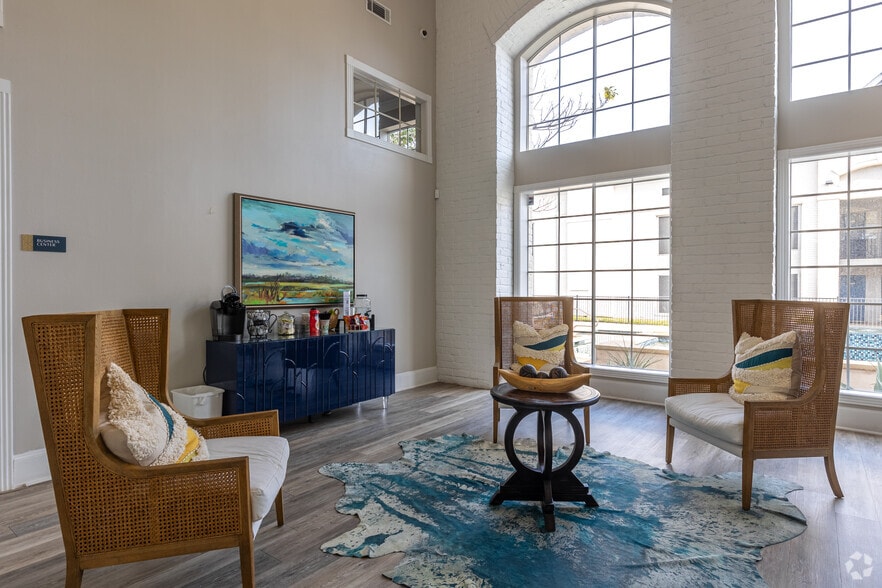 Clubhouse - Verlaine on the Parkway